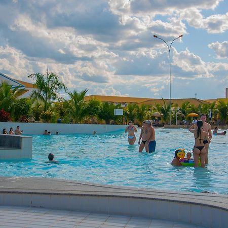Lacqua Di Roma, Com Fogao Geladeira E Parque Aquatico 24H Caldas Novas Exteriér fotografie